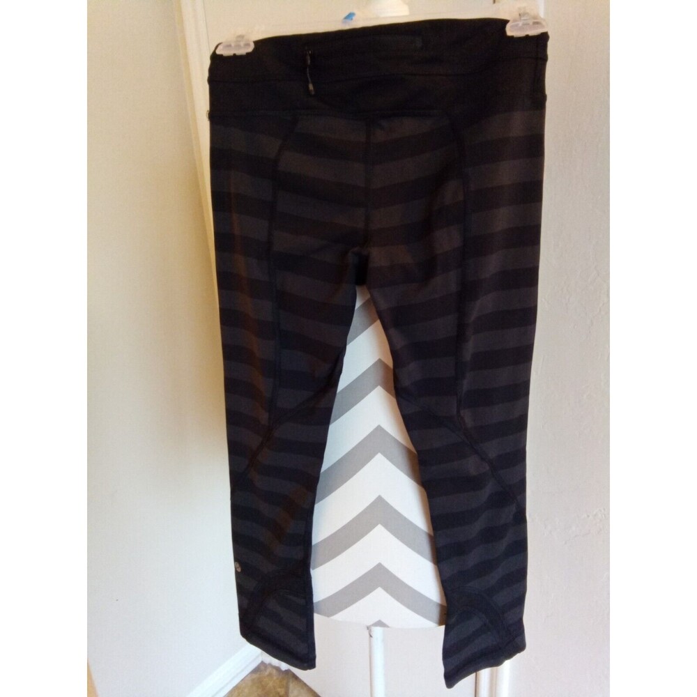 Lululemon Run Inspire Crop II Micro Macro Black Soot Stripe Size 4 Pre Owned
